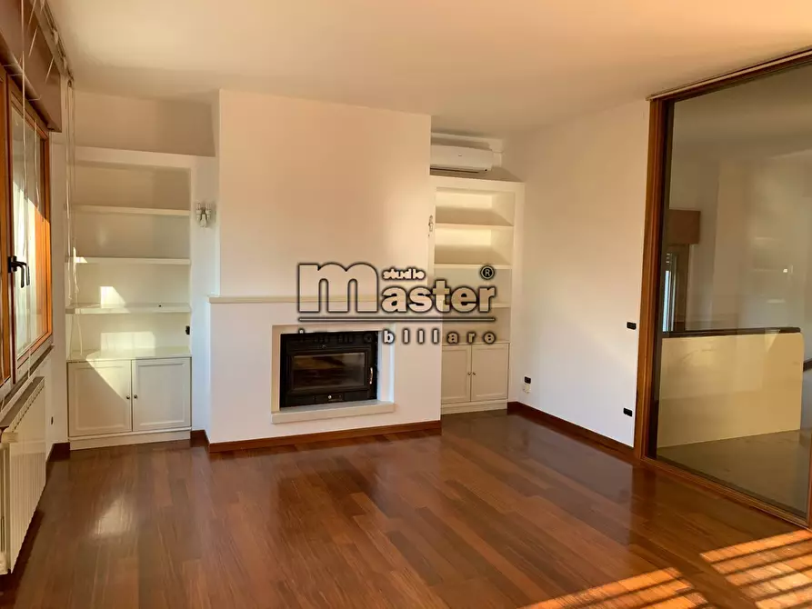 Immagine 21 di Villa in affitto  in via postumia a Treviso