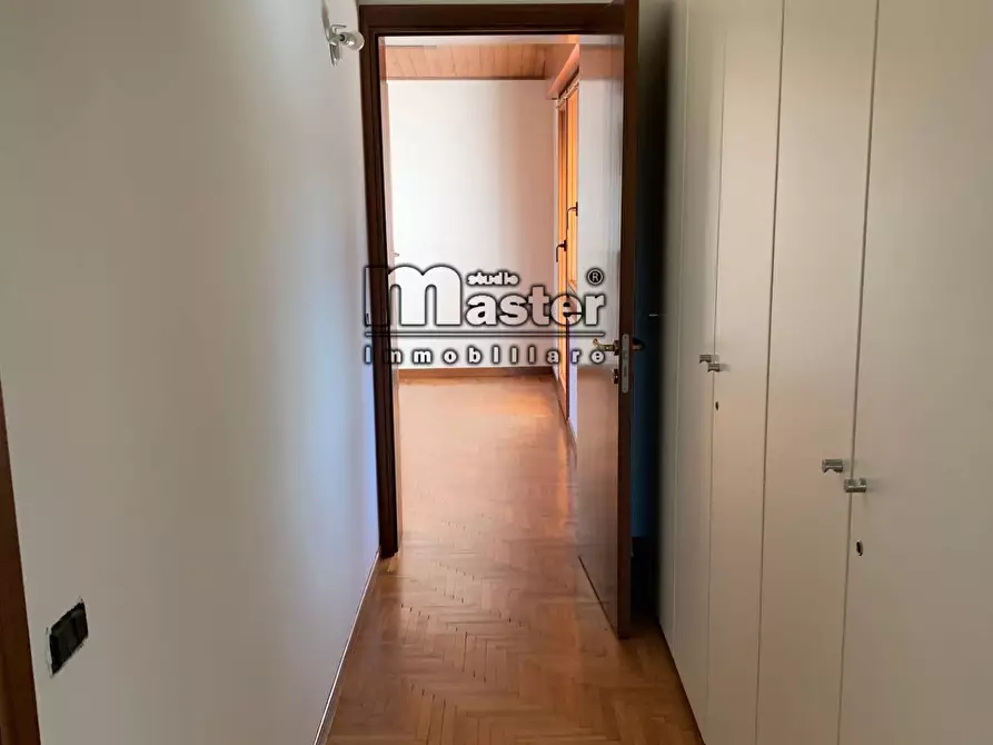 Immagine 22 di Villa in affitto  in via postumia a Treviso