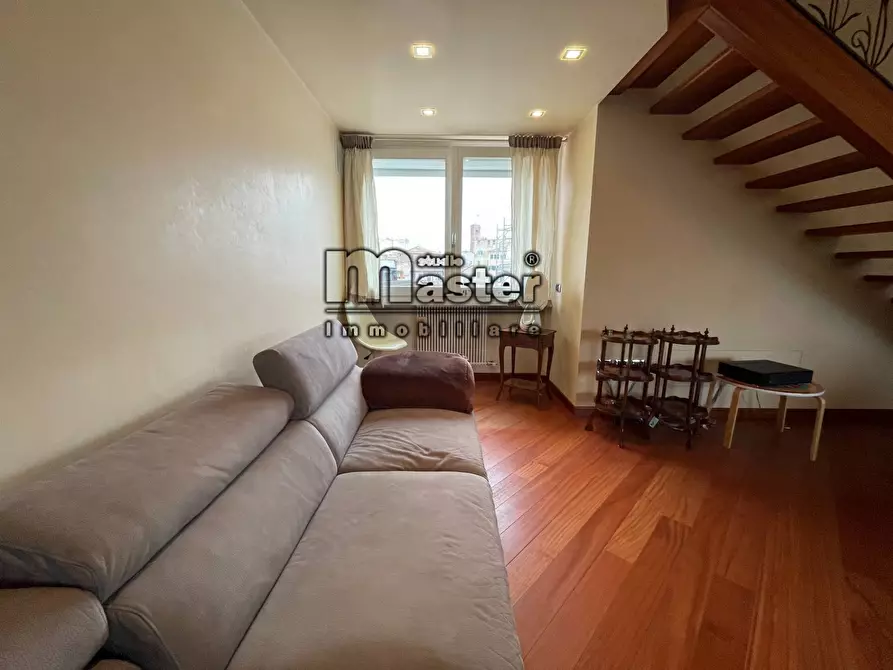 Immagine 40 di Attico in vendita  in piazza duomo 1 a Treviso