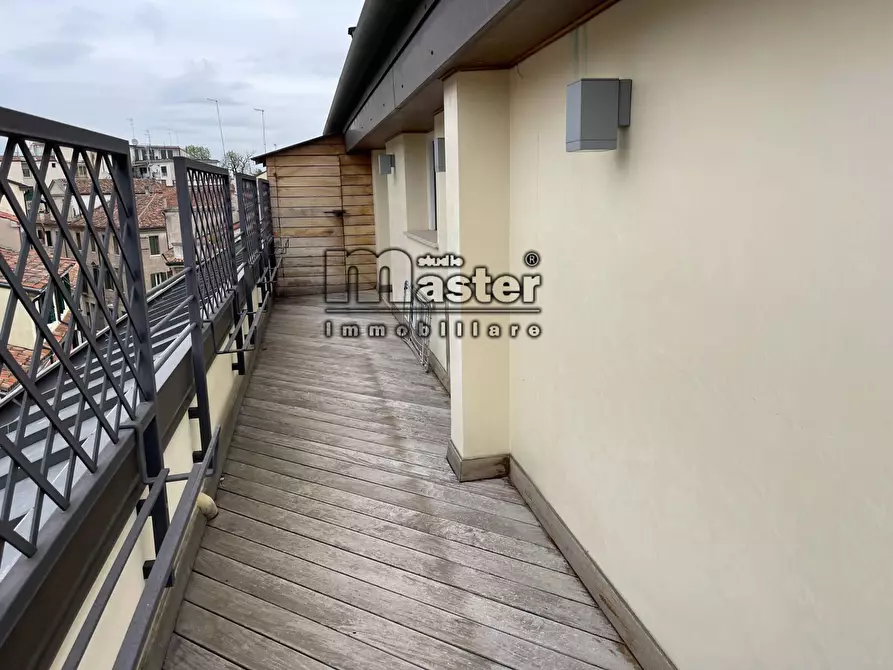 Immagine 48 di Attico in vendita  in piazza duomo 1 a Treviso