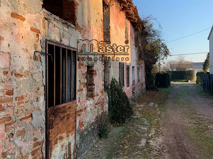 Immagine 7 di Rustico / casale in vendita  in Via Pastori a Treviso