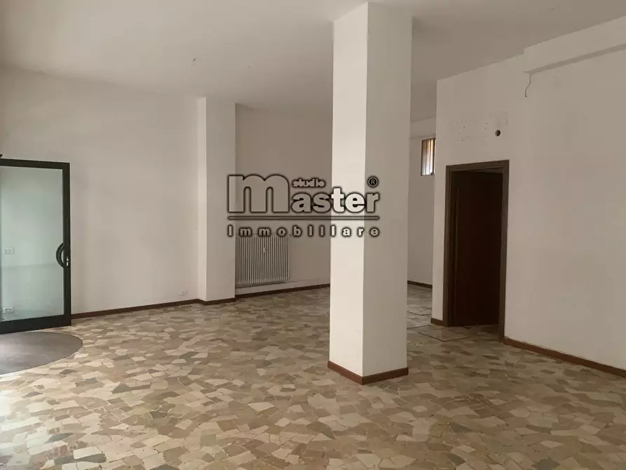 Immagine 7 di Negozio in affitto  in Piazza Pio X a Treviso