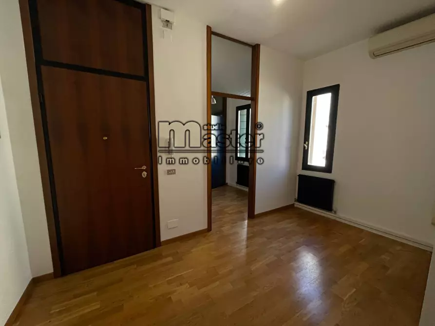 Immagine 13 di Ufficio in affitto  in corso del popolo 44 a Treviso