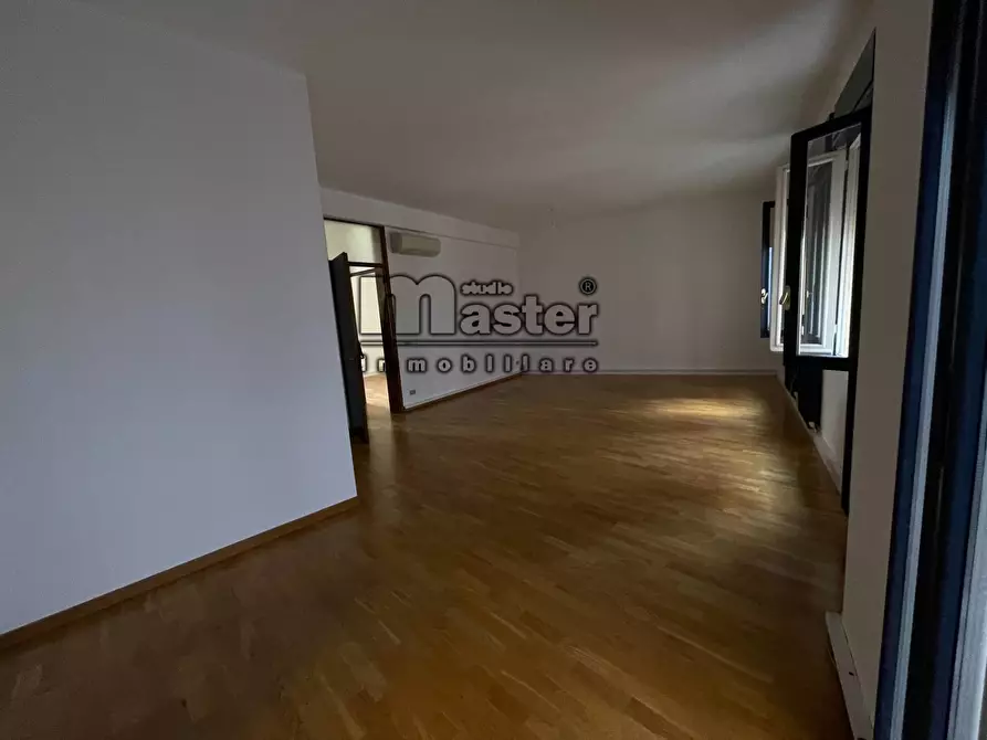 Immagine 23 di Ufficio in affitto  in corso del popolo 44 a Treviso