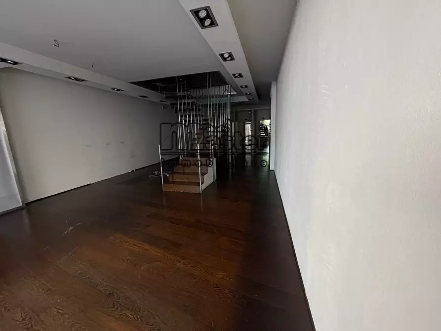 Immagine 3 di Negozio in affitto  in corso del popolo a Treviso