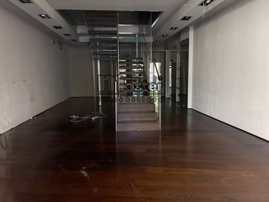 Immagine 17 di Negozio in affitto  in corso del popolo a Treviso
