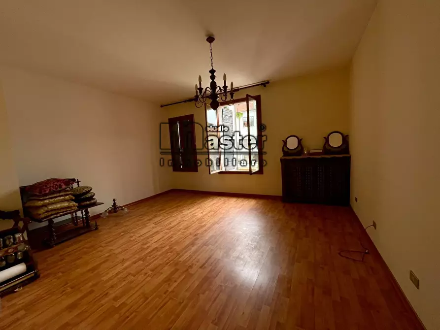 Immagine 4 di Appartamento in vendita  in ISOLA PESCHERIA a Treviso