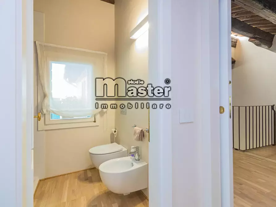 Immagine 18 di Palazzo in vendita  in piazza pio x a Treviso