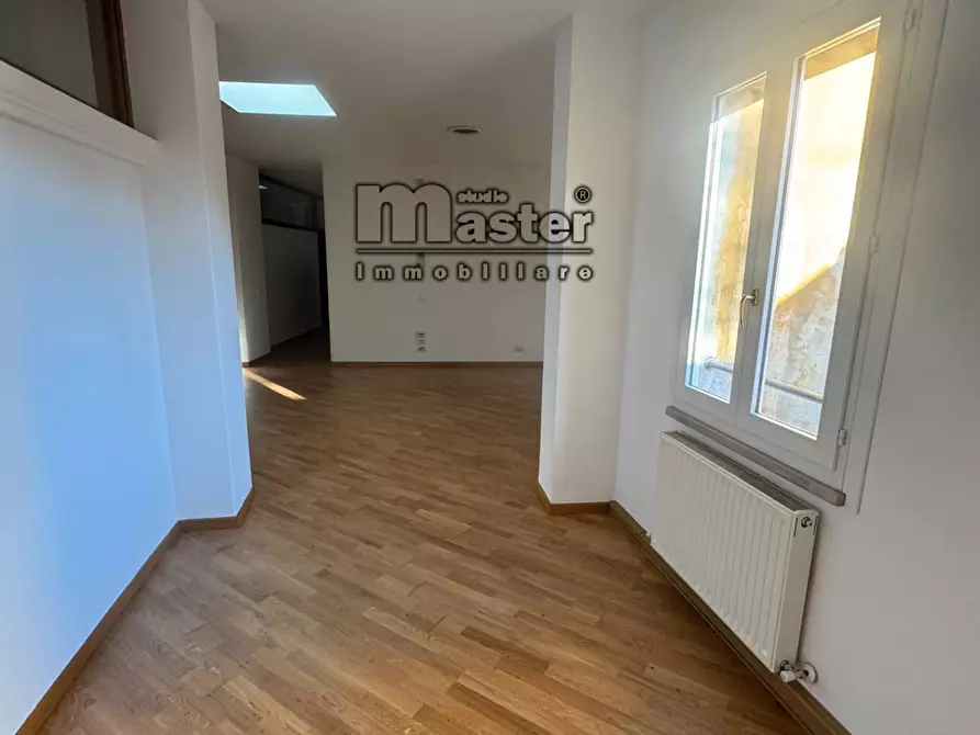 Immagine 9 di Ufficio in affitto  in corso del popolo a Treviso