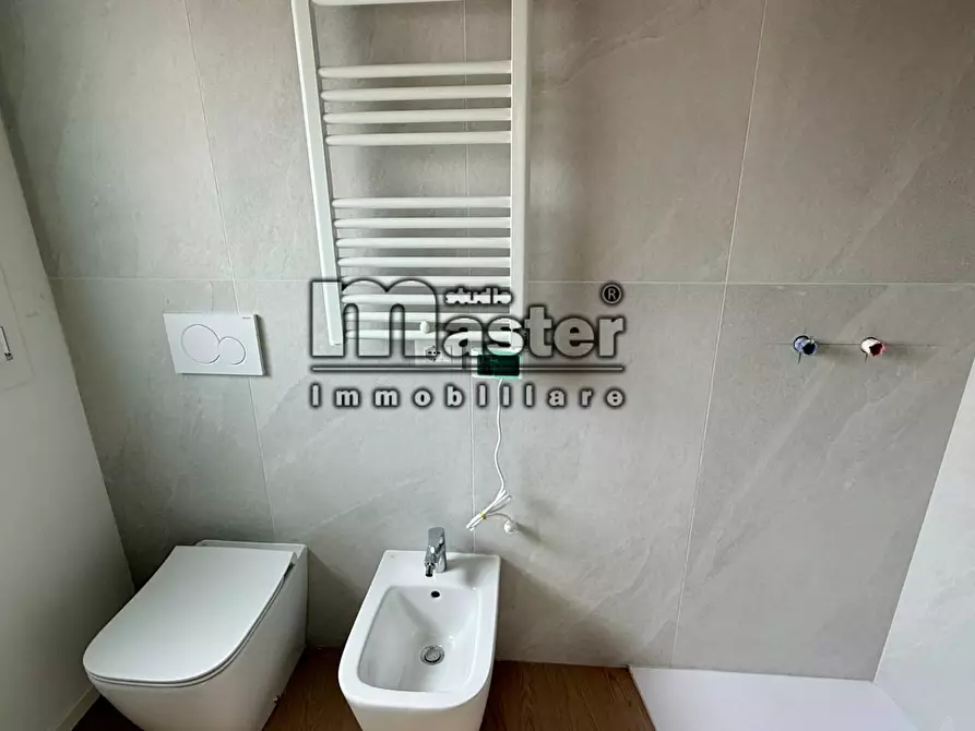 Immagine 8 di Appartamento in vendita  in viale luzzatti a Treviso