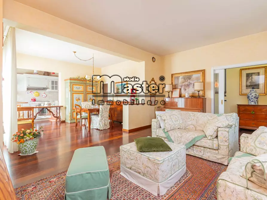Immagine 1 di Villa in vendita  in VIA BARACCA a Treviso