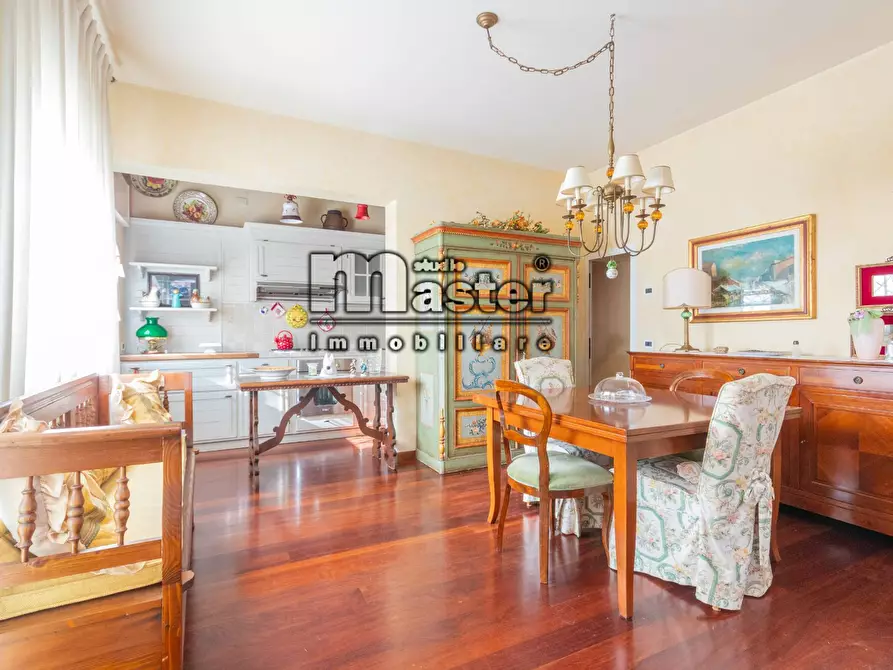Immagine 5 di Villa in vendita  in VIA BARACCA a Treviso