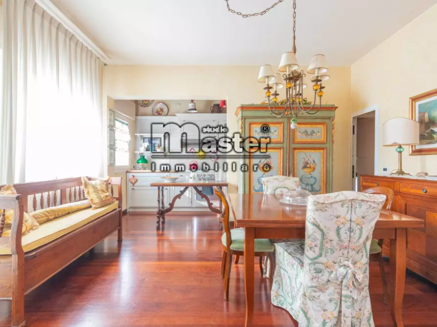 Immagine 4 di Villa in vendita  in VIA BARACCA a Treviso
