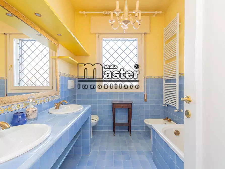 Immagine 14 di Villa in vendita  in VIA BARACCA a Treviso