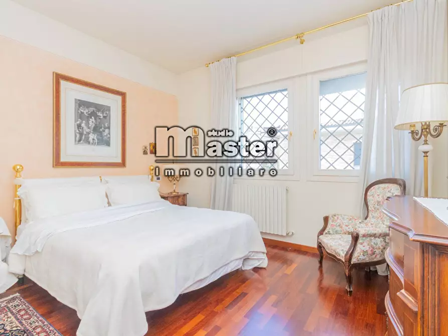 Immagine 16 di Villa in vendita  in VIA BARACCA a Treviso