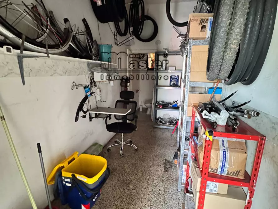 Immagine 5 di Negozio in vendita  in Via Feltrina a Treviso