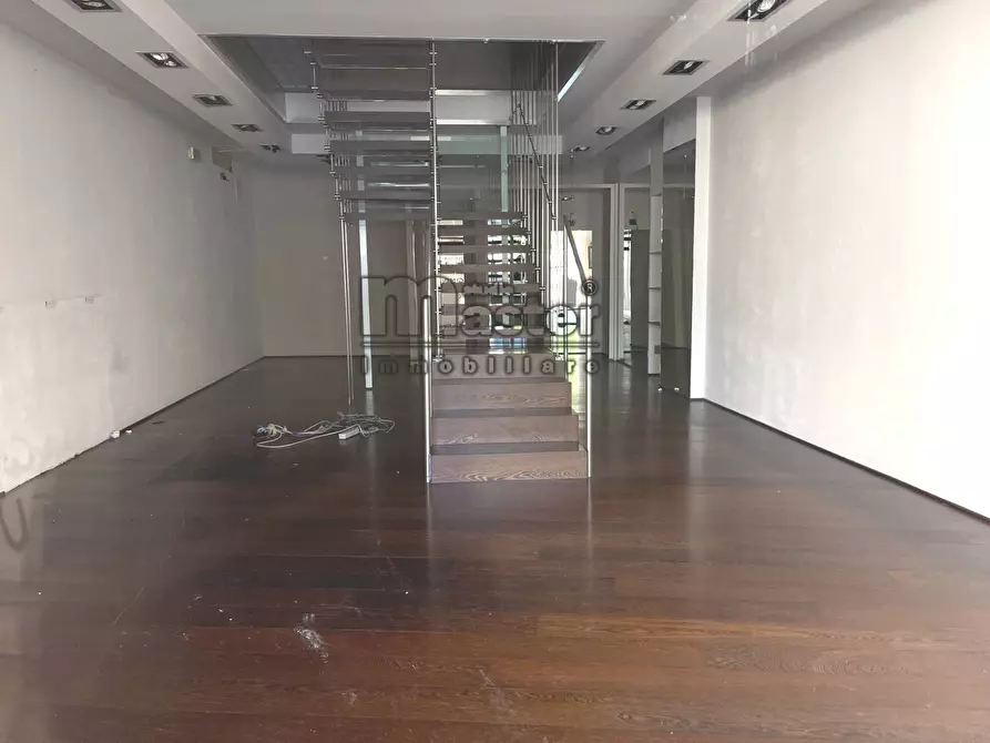 Immagine 2 di Negozio in affitto  in corso del popolo a Treviso