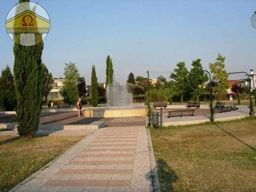 Immagine 1 di Negozio in vendita  a Miane