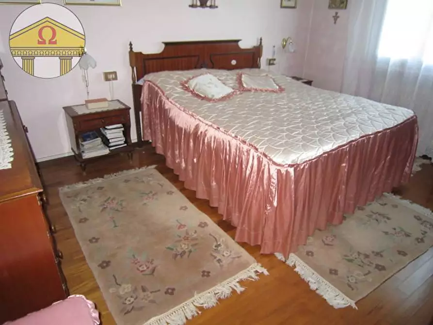 Immagine 8 di Villa in vendita  a Paese