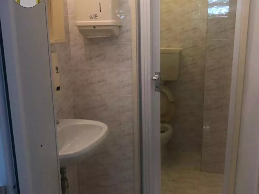 Immagine 11 di Negozio in vendita  a Spresiano