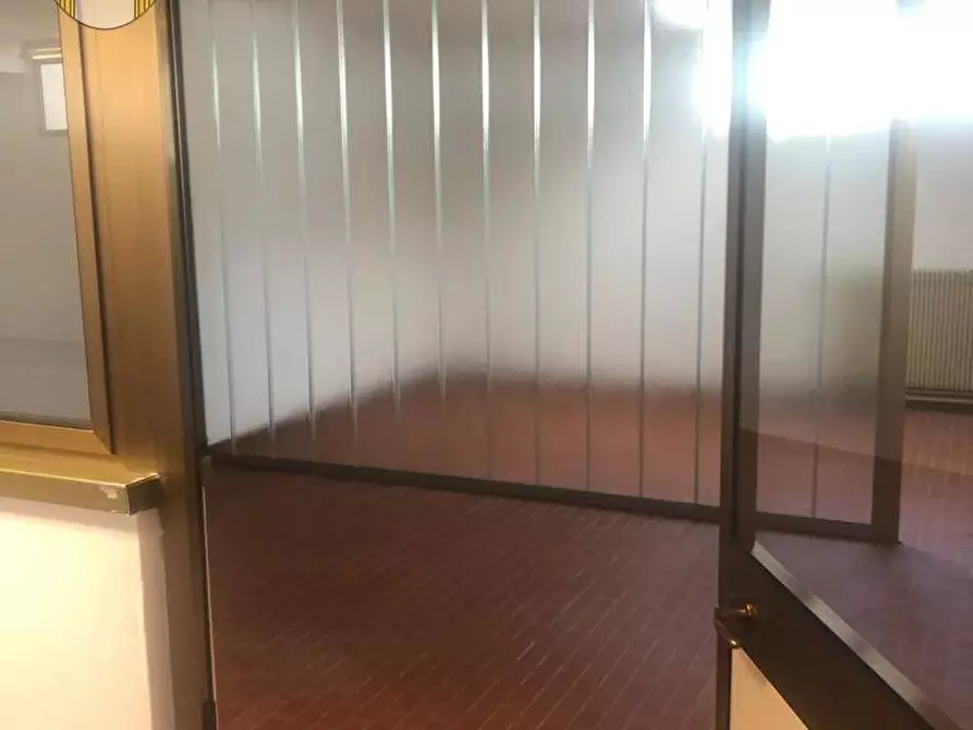 Immagine 14 di Negozio in vendita  a Spresiano