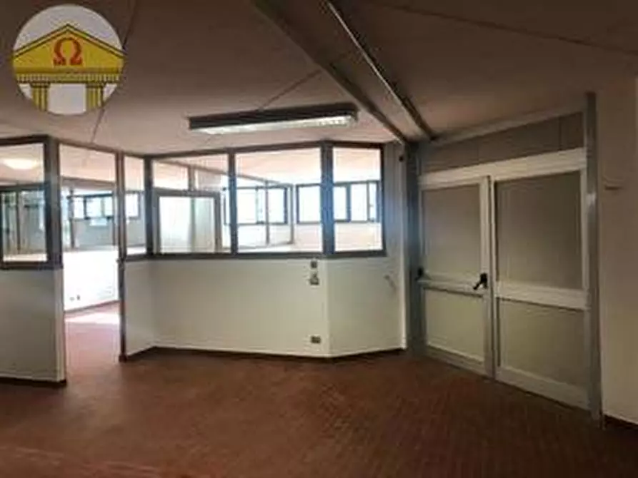 Immagine 23 di Negozio in vendita  a Spresiano