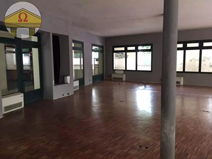 Immagine 3 di Negozio in vendita  a Treviso