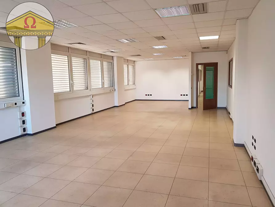 Immagine 2 di Ufficio in affitto  a Refrontolo