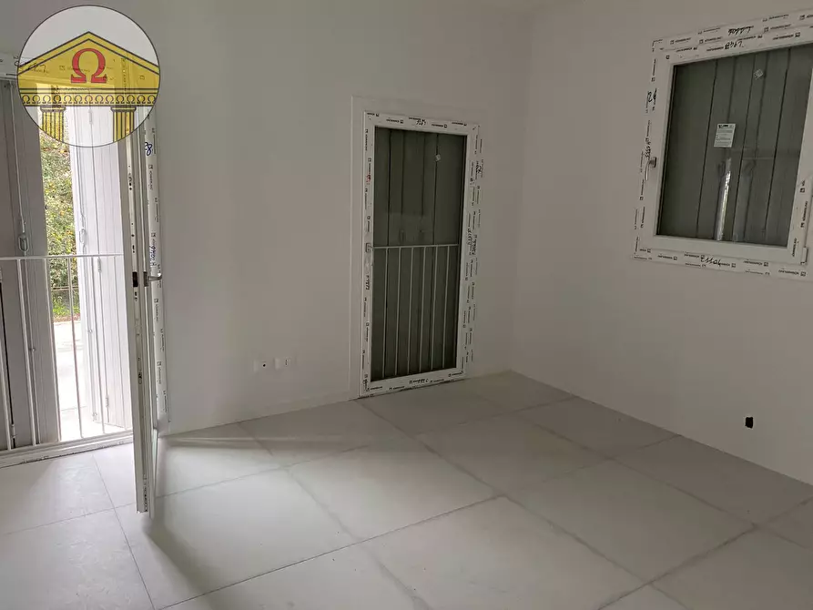 Immagine 9 di Ufficio in vendita  a Montebelluna