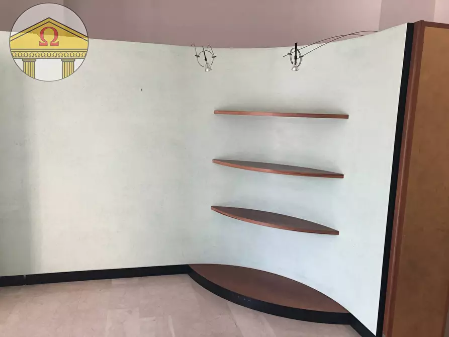 Immagine 5 di Negozio in vendita  a Spresiano