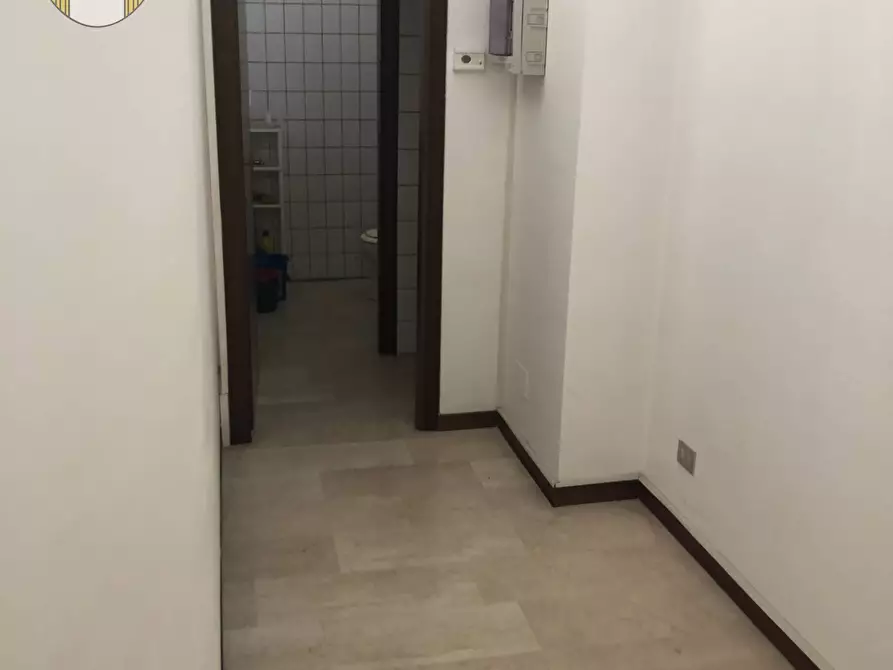 Immagine 6 di Negozio in vendita  a Spresiano