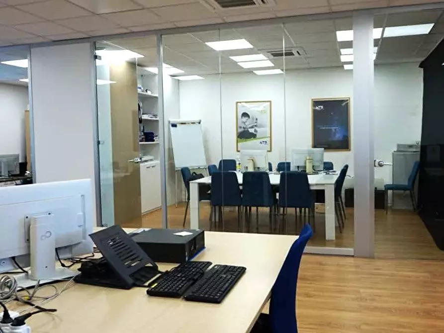 Immagine 3 di Ufficio in vendita  a Treviso