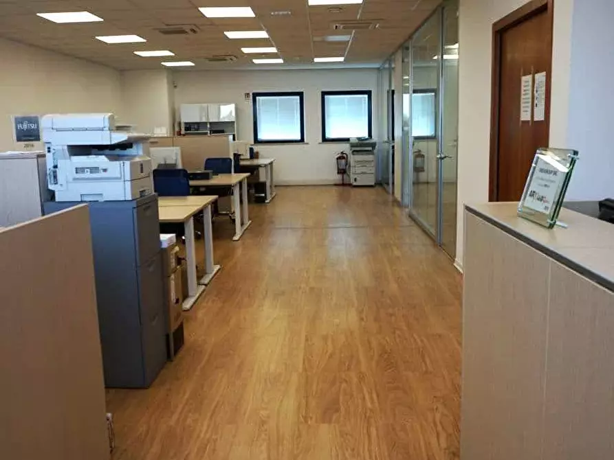 Immagine 4 di Ufficio in vendita  a Treviso