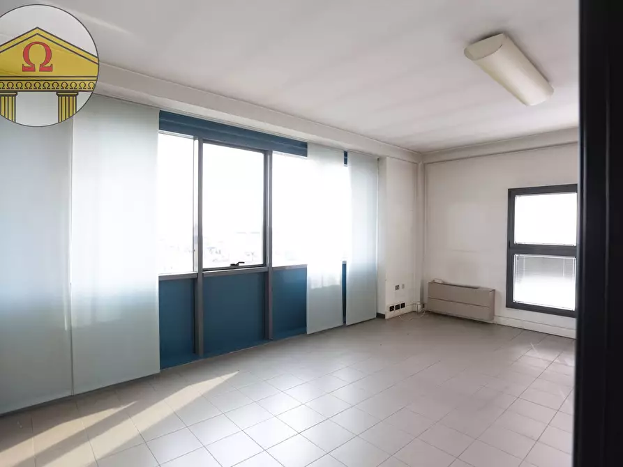 Immagine 8 di Ufficio in affitto  a Miane