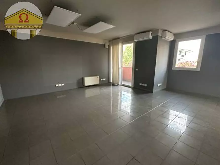 Immagine 3 di Ufficio in affitto  a Miane