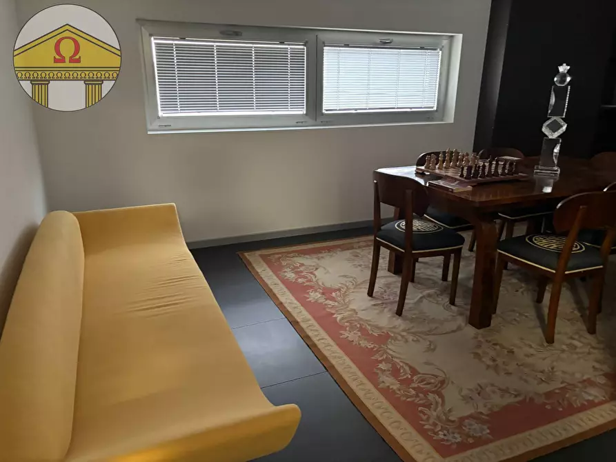 Immagine 9 di Ufficio in vendita  a Refrontolo