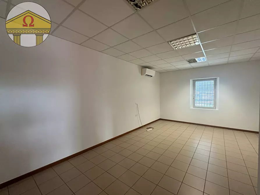 Immagine 7 di Laboratorio in vendita  a Treviso