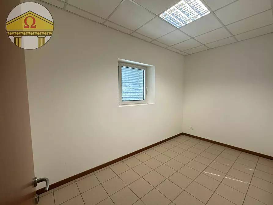 Immagine 5 di Laboratorio in vendita  a Treviso