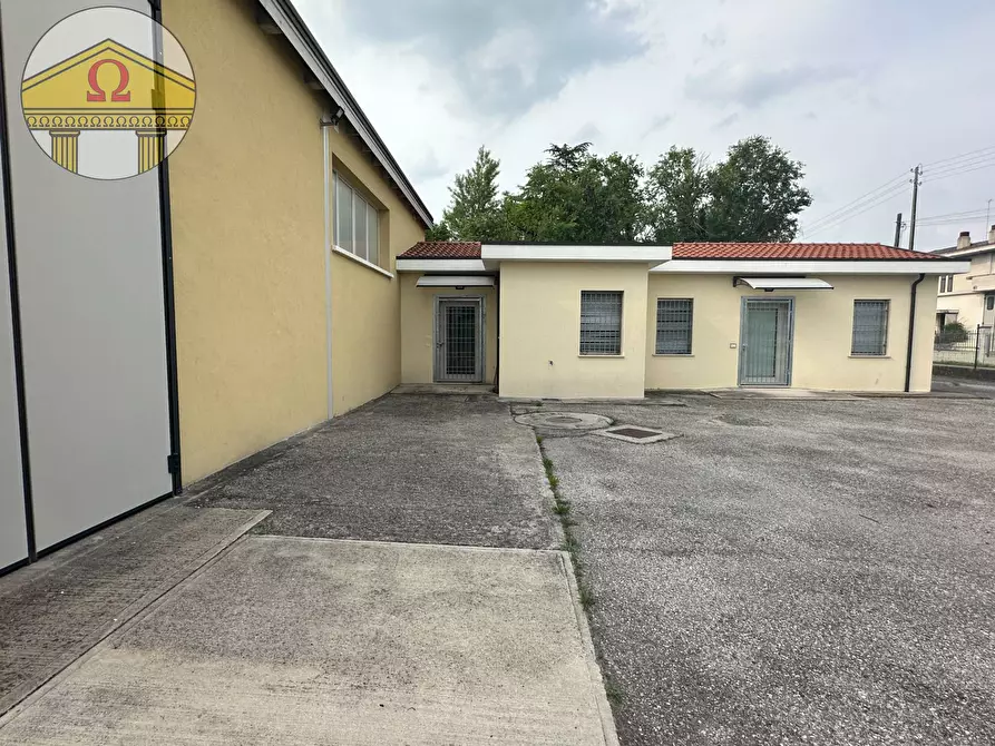 Immagine 8 di Laboratorio in vendita  a Treviso