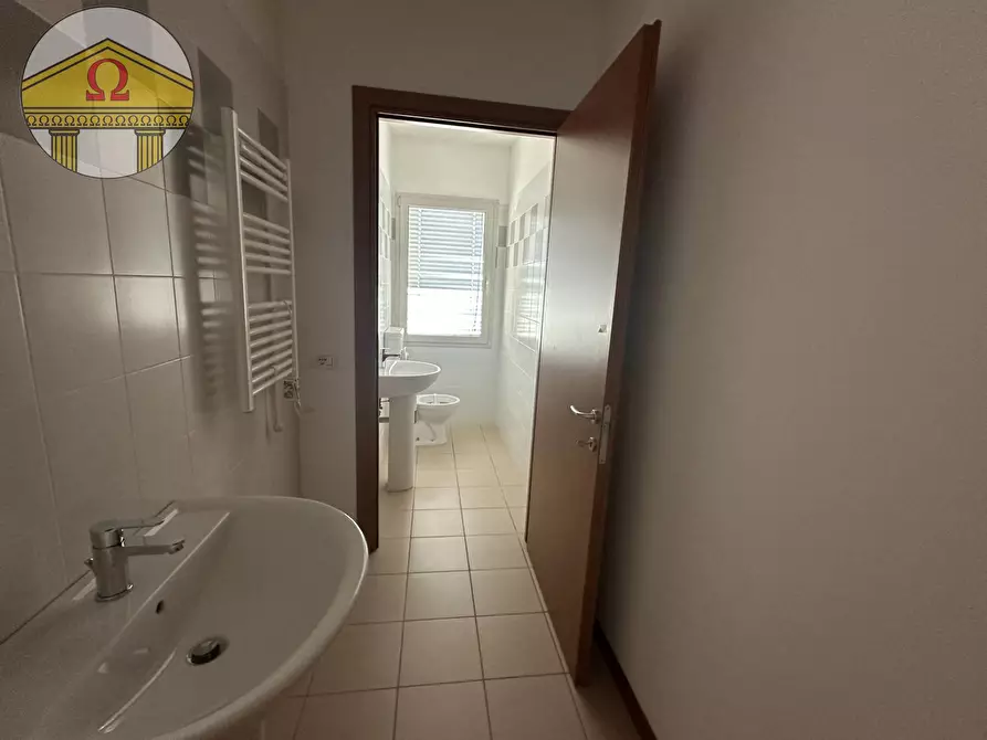 Immagine 4 di Laboratorio in vendita  a Treviso