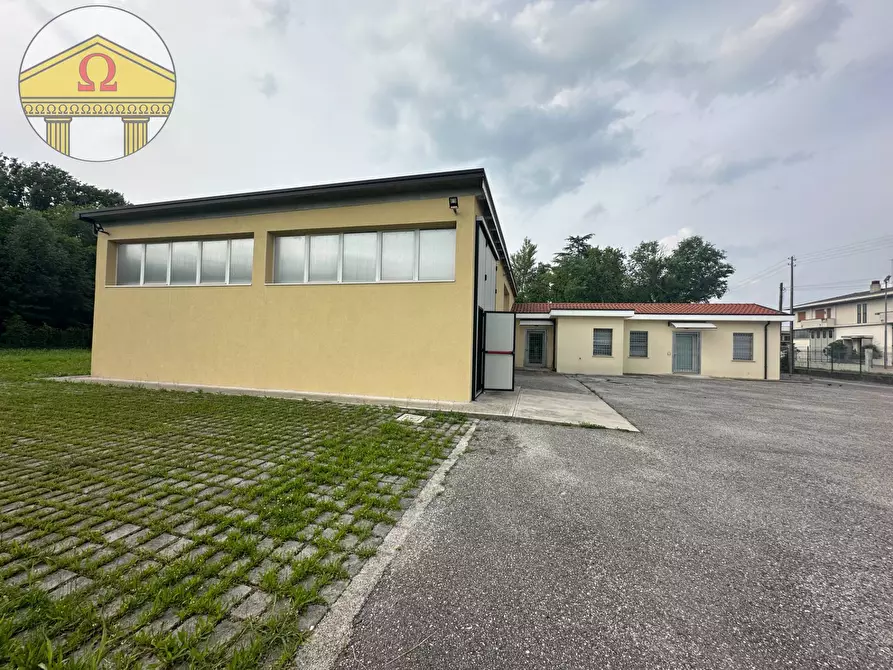 Immagine 16 di Laboratorio in vendita  a Treviso