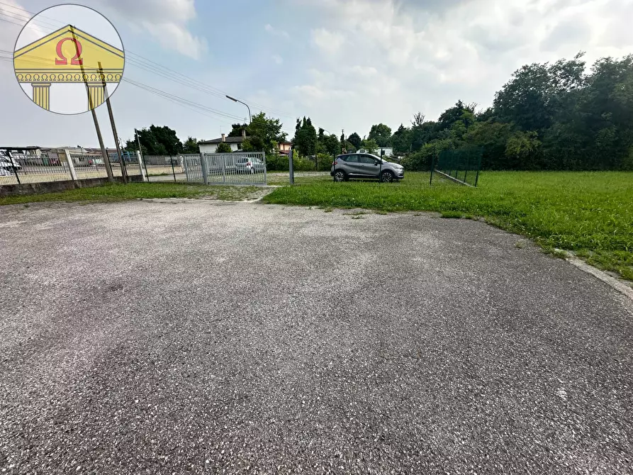 Immagine 17 di Laboratorio in vendita  a Treviso