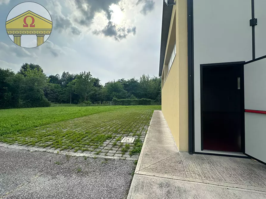 Immagine 18 di Laboratorio in vendita  a Treviso