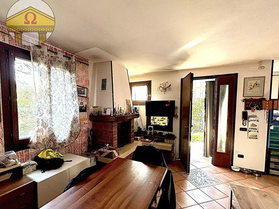 Immagine 1 di Casa semindipendente in vendita  a Nervesa Della Battaglia