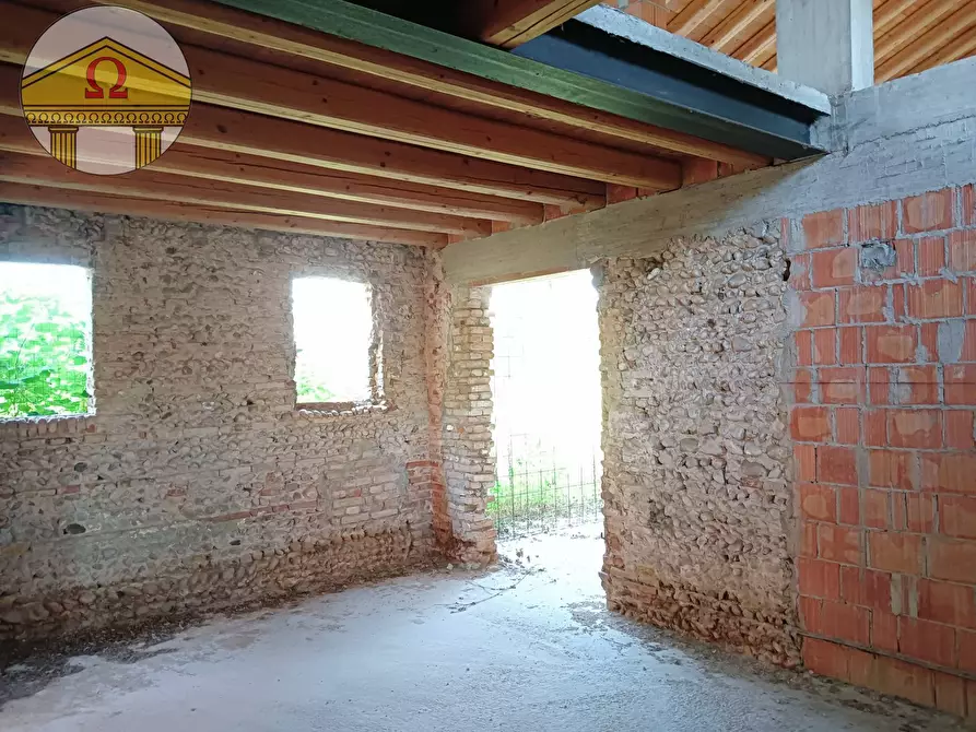 Immagine 8 di Rustico / casale in vendita  a Miane