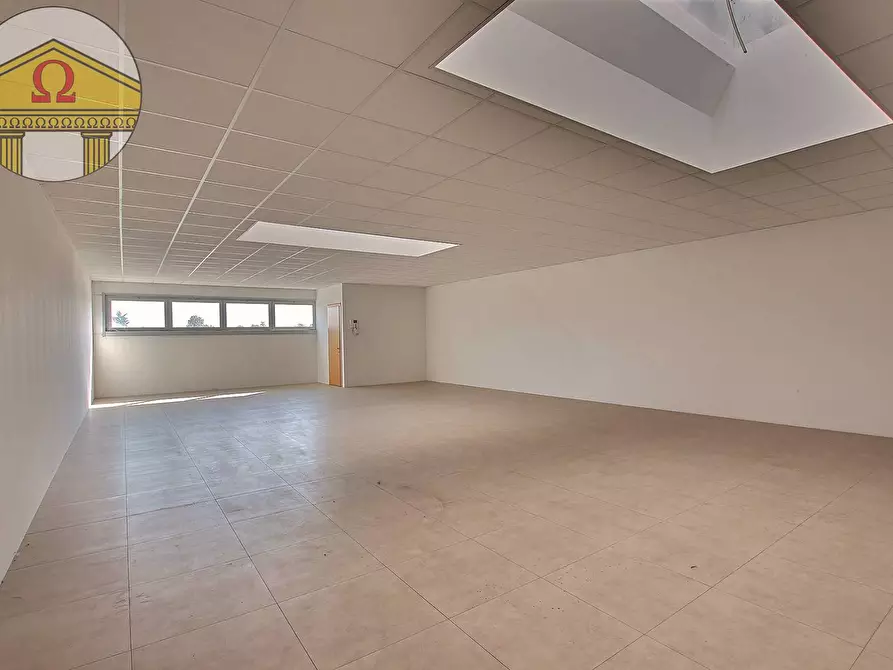 Immagine 2 di Negozio in vendita  a Mogliano Veneto