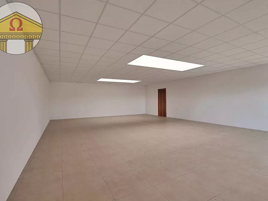 Immagine 3 di Negozio in vendita  a Mogliano Veneto