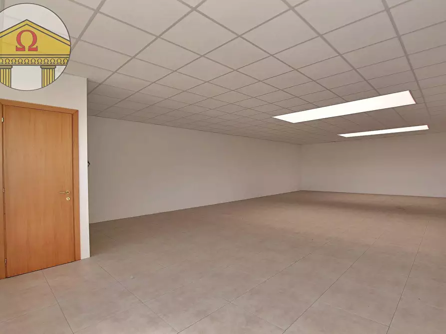 Immagine 4 di Negozio in vendita  a Mogliano Veneto