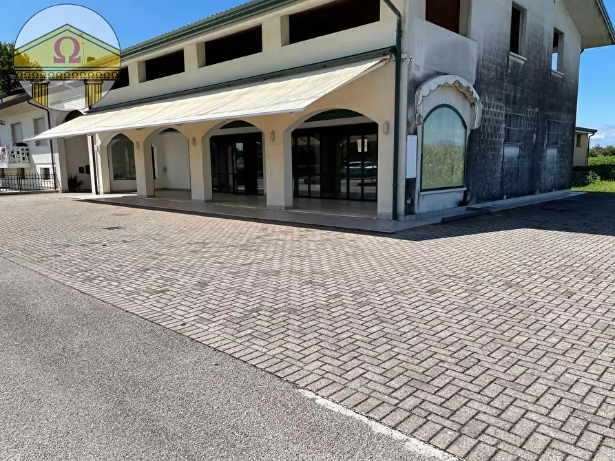 Immagine 3 di Negozio in vendita  a Jesolo