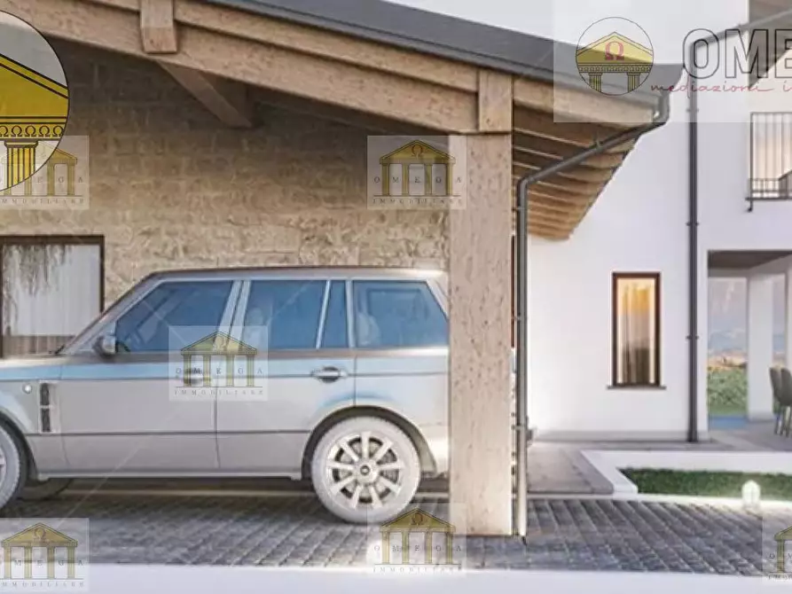 Immagine 2 di Villa in vendita  a Treviso